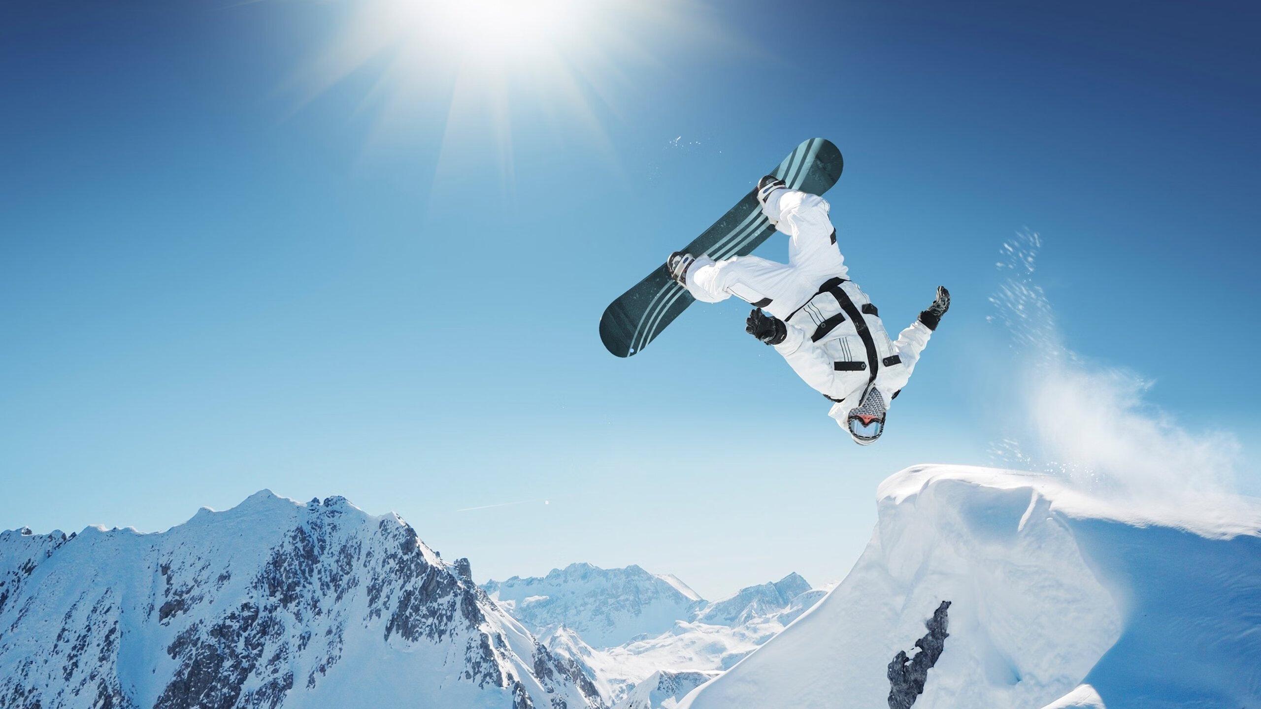 欧文评凯恩转会拜仁，时机抉择定乾坤，职业生涯转折点蕴藏玄机